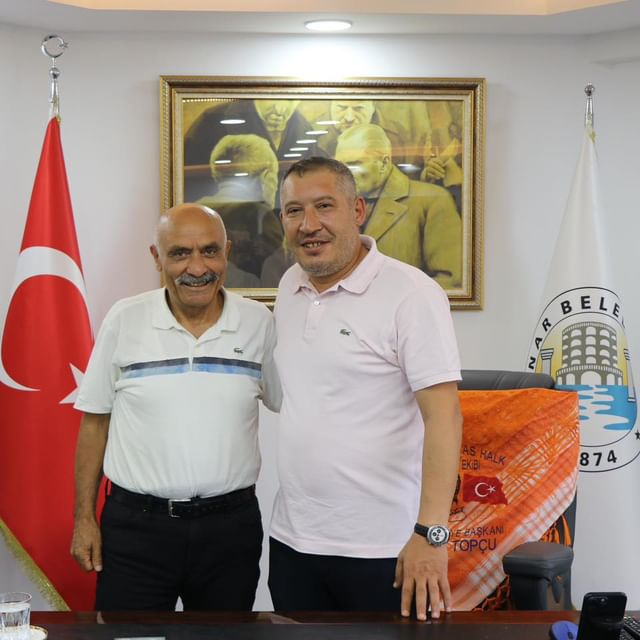 Ünal Yılmaz Koleji Sahibi Ünal Yılmaz, Belediye Başkanı Veysel Topçu'ya Hayırlı Olsun Ziyaretinde Bulundu