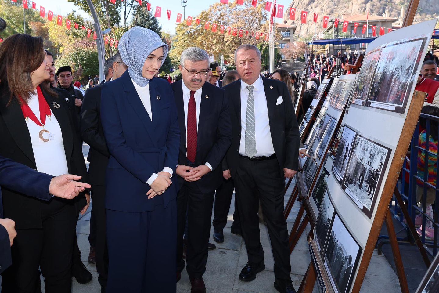 Vali Yiğitbaşı, Atatürk’ün Afyonkarahisar Ziyaretlerini Anlatan Sergiyi Gezdi