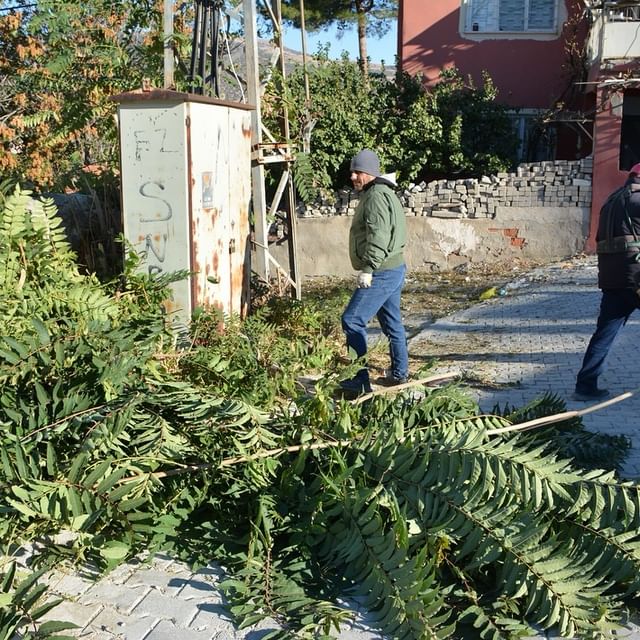 Dinar Belediyesi Halk Sağlığı ve Çevre Temizliği İçin Çalışmalarını Sürdürüyor