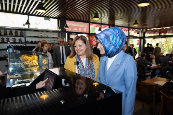 Vali Yiğitbaşı ve Başkan Köksal, Afyonkarahisar’da Halk Lokantası’nda Bir araya Geldi.