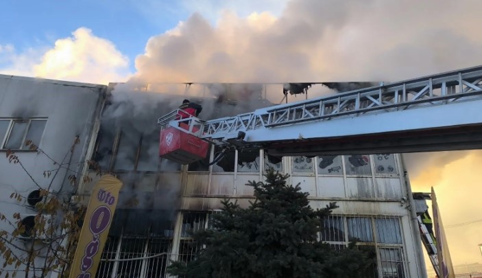 İkinci Küçük Sanayi Sitesinde Çıkan Yangında Korkulu anlar yaşandı.