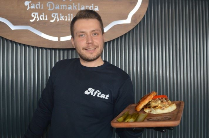 Afyonkarahisar’da hamburgere rakip çıktı: “Sucuk Burger”