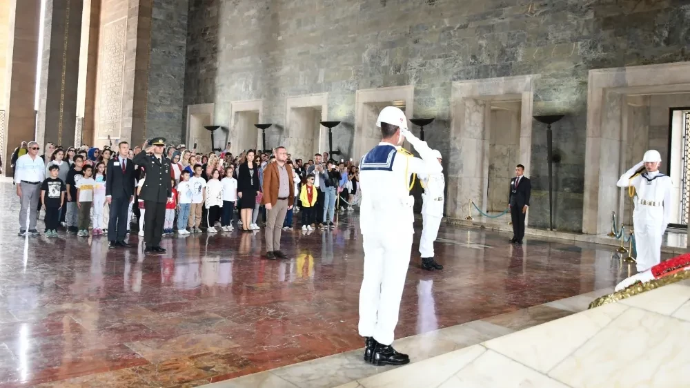 Afyon Girne Koleji Öğrencileri, Cumhuriyetin 100. Yılında Anıtkabir'i Ziyaret Etti