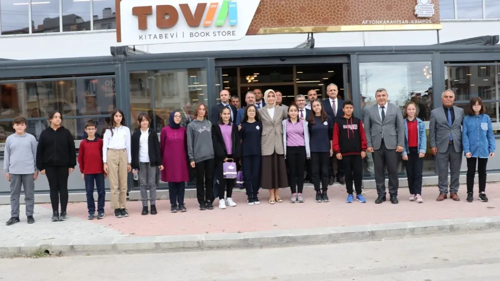 Afyonkarahisar'da Zehra Beren ve Aysima, Türkiye Birincisi oldular