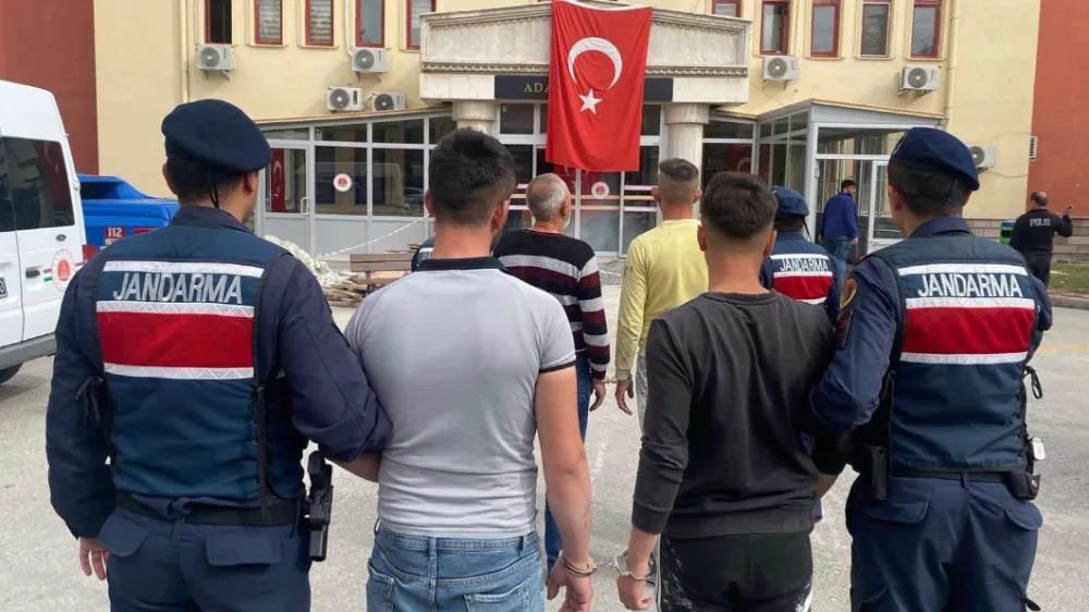 Işıklar'da bıçaklı kavga: 1 kişi yaralandı, 4 şüpheli tutuklandı