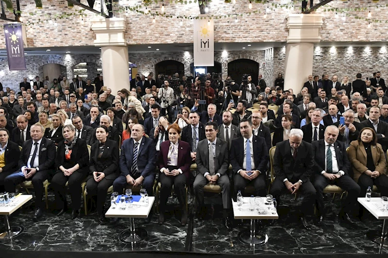 Meral Akşener, Uşak Belediye Başkan Adayını açıkladı ve kurumsal operasyon iddialarına sert tepki gösterdi.