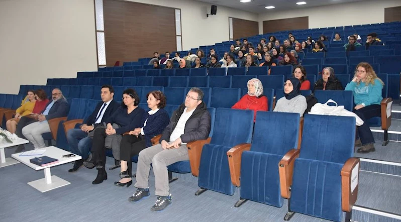 AFSÜ Eczacılık Fakültesi'nde düzenlenen 