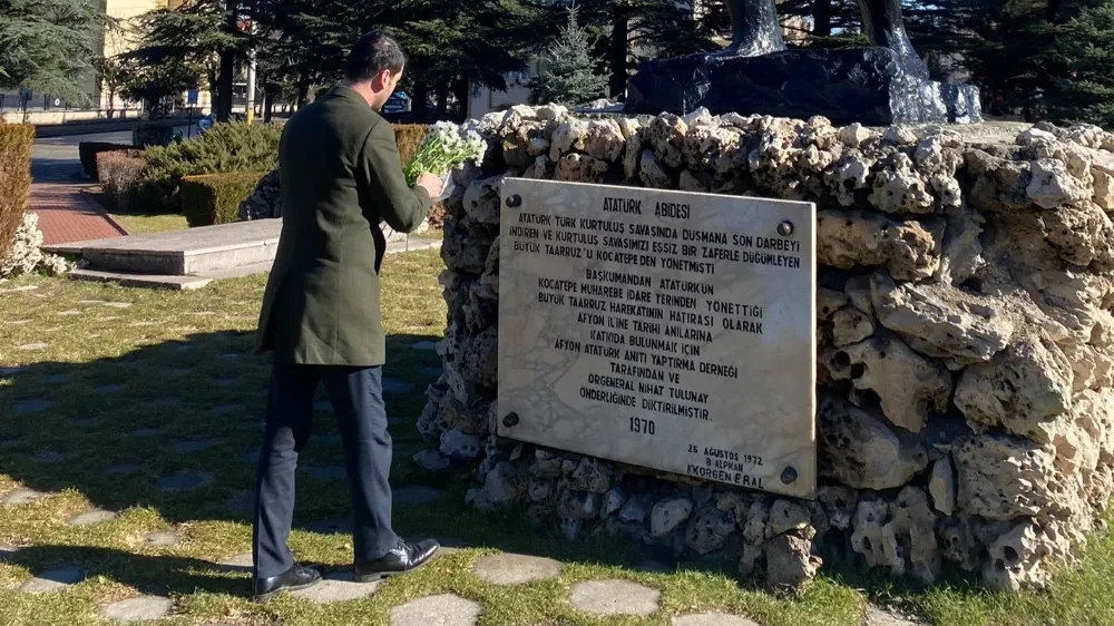 Zafer Partisi'nden Şehitler için Karanfil