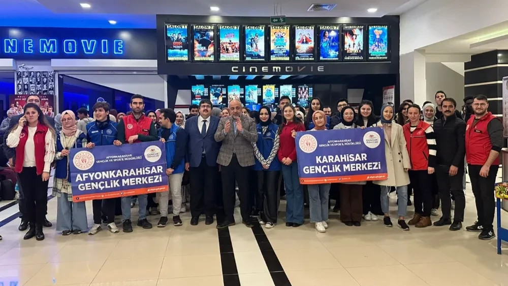 Afyon'da 250 genç Şehit Öğretmeni izledi