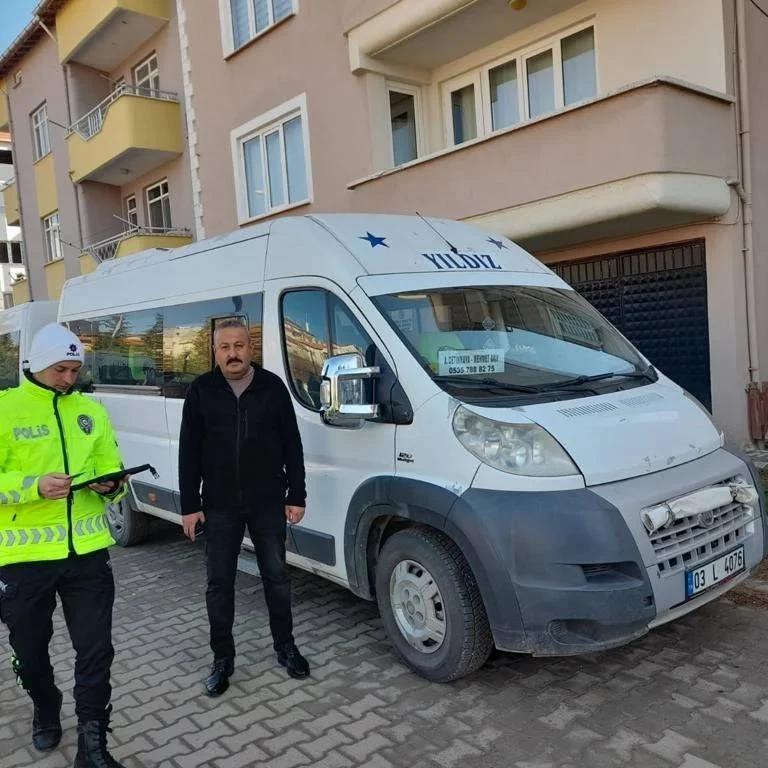 Öğrencilerin güvenliği için okul servis araçlarına denetim ve bilgilendirme çalışmaları yapılıyor