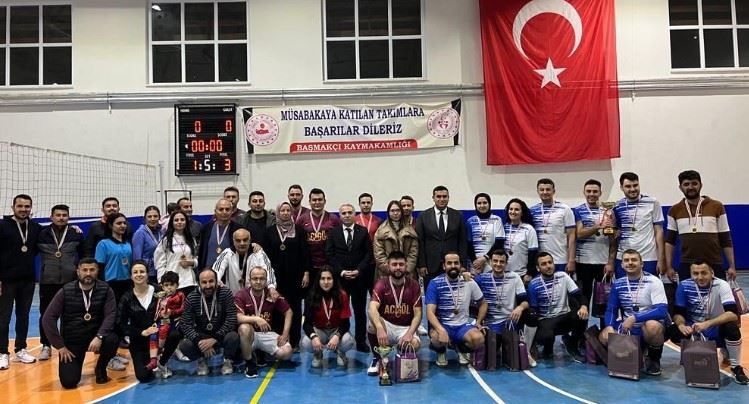 Başmakçı Gençlik ve Spor İlçe Müdürlüğü tarafından organize edilen İlçeler arası Acıgöl Dostluk turnuvası yapıldı.