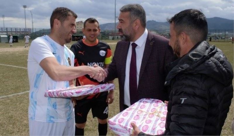 Genç, Futbolcuları Unutmadı