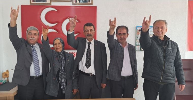 İYİ Parti'den istifa edenler MHP'ye katıldı