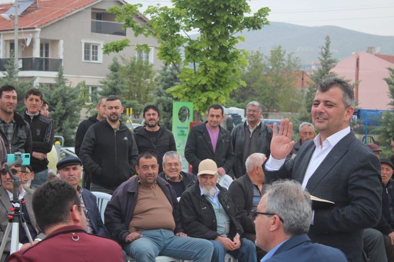 Belediye Başkanı Serkan Koyuncu Mahalle Sakinlerini Dinlemeye Devam Ediyor