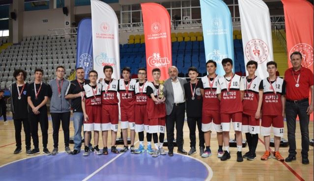 Okul Sporları Basketbol Genç B Erkek müsabakalarında Özel Bahçeşehir Uğur AL şampiyon oldu.