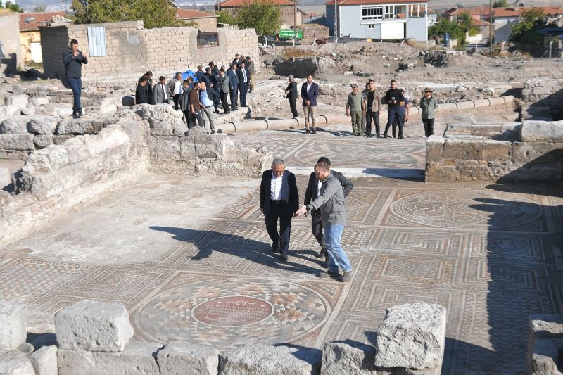 Başkan Büyükkılıç, Kayseri'deki 'Saklı Tarih'i İnsanlığa Kazandırdı