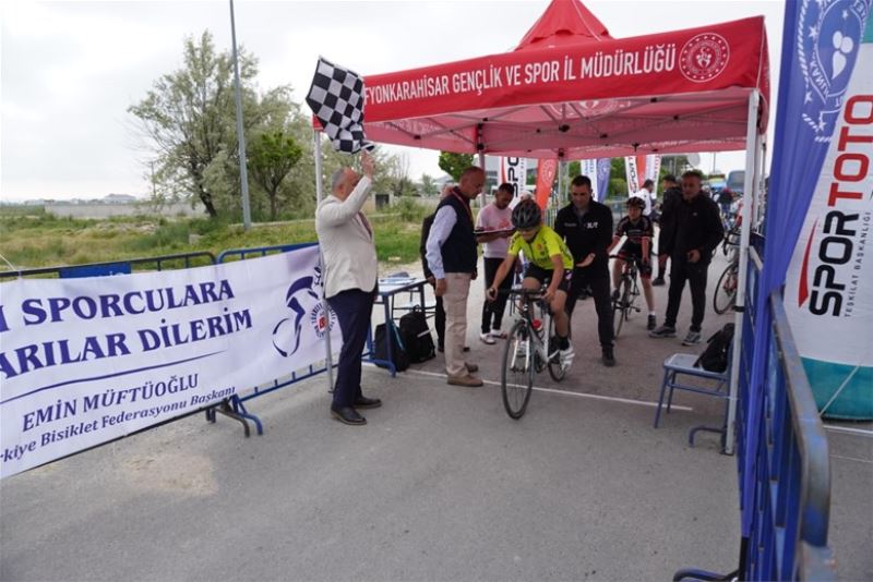 Afyonkarahisar'da Türkiye Yol Şampiyonası başladı.