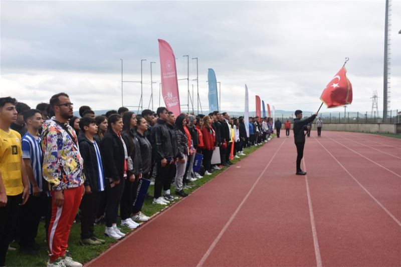 Afyonkarahisar'da Okul Sporları Kriket Gençler Türkiye Şampiyonası Heyecanı