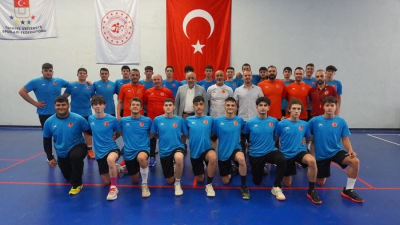 Kasapoğlu, U-17 Hentbol Milli Takımıyla bir araya geldi