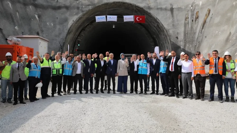 Bakan Uraloğlu'nun Talimatıyla, Bolvadin-Çay Karayolu İnşaatı Yarın Başlıyor