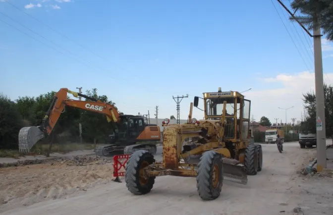 Emirdağ  Afyonkarahisar Yolu'nda Hummalı Çalışmalarına Devam Ediyor