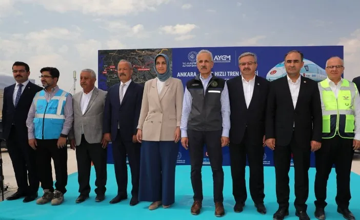 Ulaştırma ve Altyapı Bakanı Uraloğlu, Afyonkarahisar’da Devam Eden Yatırımları İnceledi