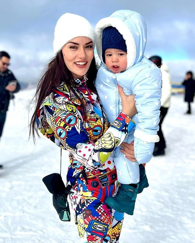 Fahriye Evcen Özçivit, Keyifli Kış Anlarını Takipçileriyle Paylaştı