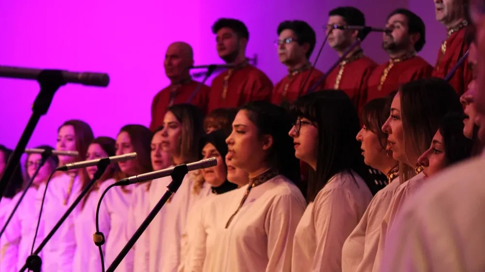 Afyon'da 'İnsan Yetiştiren Türküler' Temalı Duygusal Konser