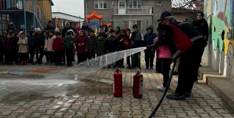 Bolvadin İlköğretim Okulu'nda Öğrencilere Yangın Güvenliği Eğitimi Verildi