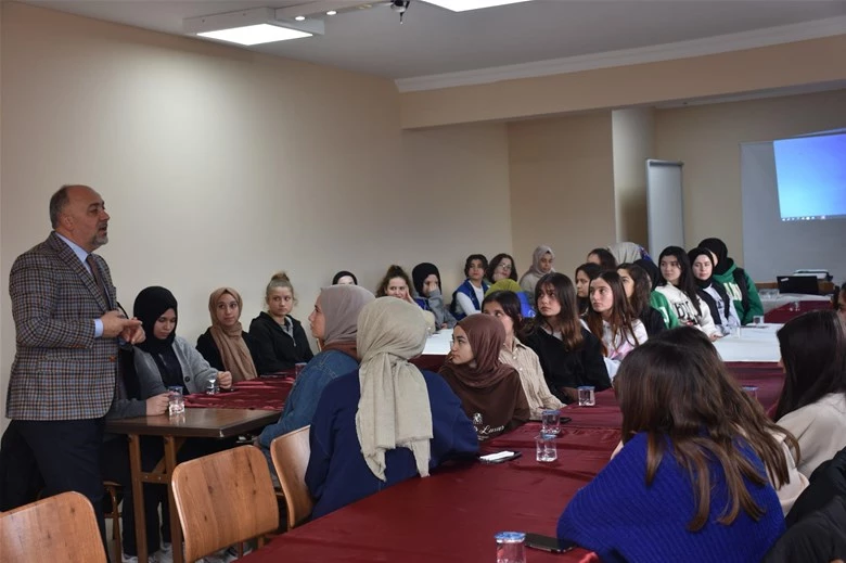 Susuz Mesleki Teknik Anadolu Lisesi Öğrencileri Üniversitelilerle Buluştu