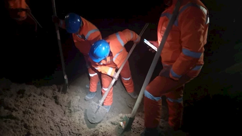 Erzincan'da Altın Madeni Tehlikesindeki İşçiler İçin Kurtarma Operasyonu Sürüyor