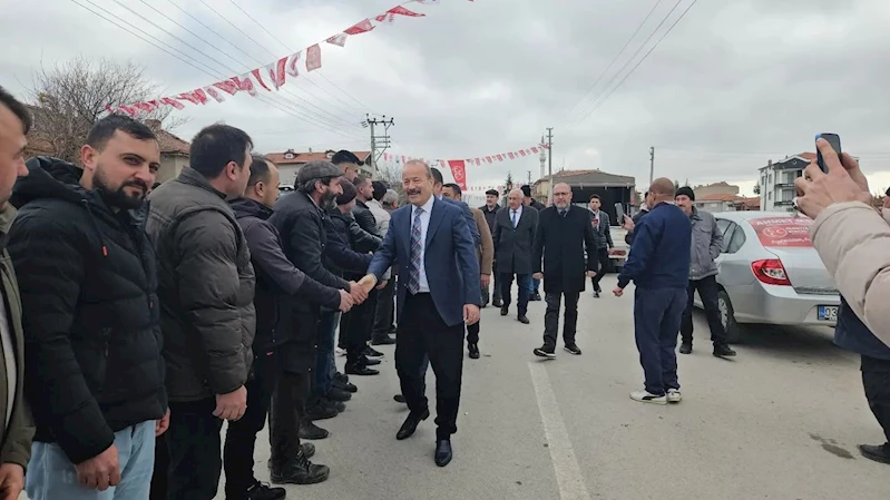 MHP Milletvekili Mehmet Taytak, Afyonkarahisar'ın Dişli bölgesinde Seçmen İletişim Merkezi'ni açtı.