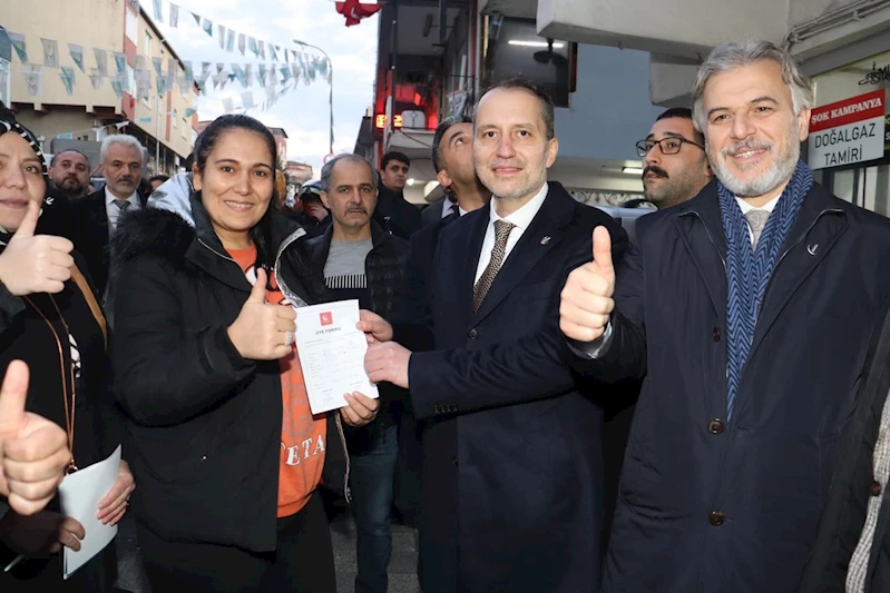 Yeniden Refah Partisi İstanbul'da Halkla Buluştu ve Yeni Üye Kazandırdı