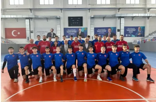 U-18 Hentbol Milli Takımı, Afyonkarahisar'da Akdeniz Kupası'na hazırlanıyor