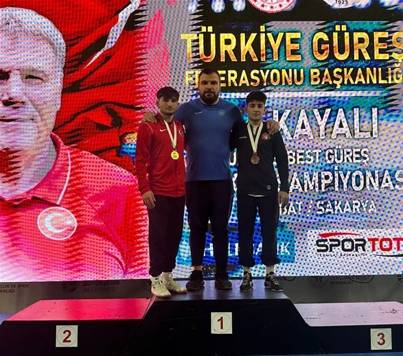 Afyonkarahisar Olimpik Hazırlık Merkezi Sporcuları U-20 Türkiye Şampiyonası'nda Parlak Bir Başarı Elde Etti