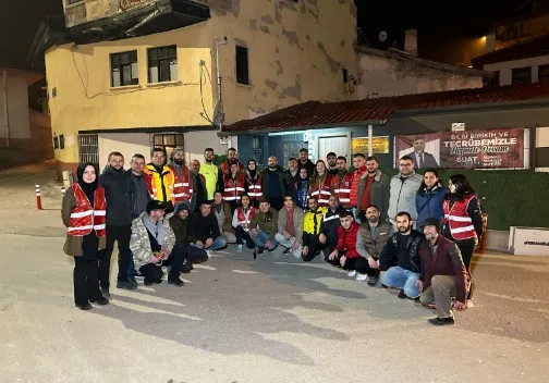 AFYON ANDA RAMAZAN GELMEDEN İNSANİ YARDIM İÇİN KOLLARI SIVADI