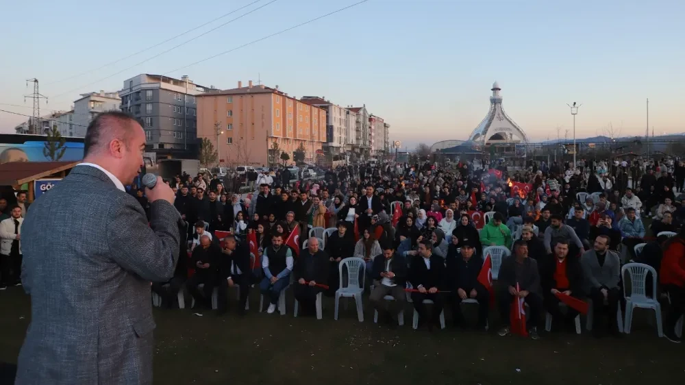 Uluçay Gençlik Buluşmasında Projelerini İngilizce Anlattı