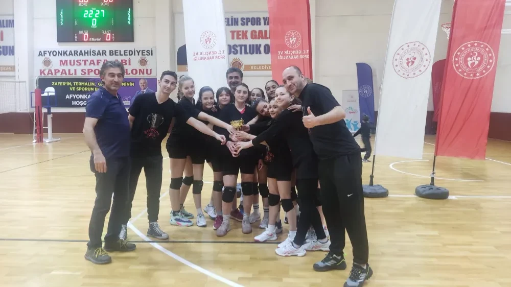 Midi Kız Voleybol İl Müsabakaları Afyonkarahisar'da Tamamlandı