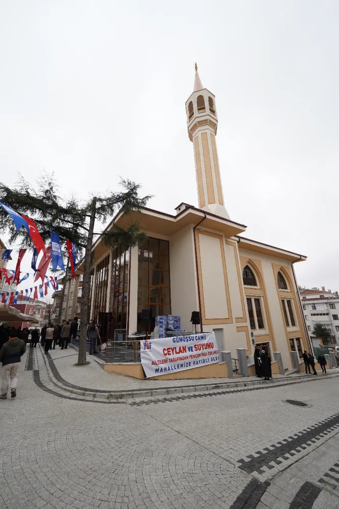 YENİDEN İNŞA EDİLEN ÜSKÜDAR GÜMÜŞSU CAMİİ İBADETE AÇILDI