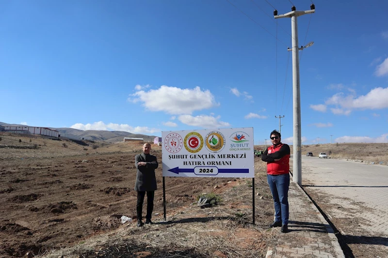 Şuhut Gençlik Merkezi'nden Hatıra Ormanı Oluşturuldu