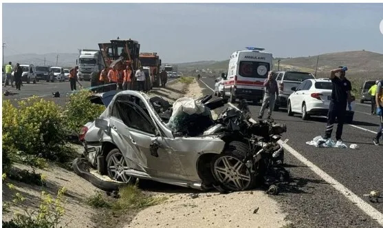 İlk 5 gününde Türkiye genelinde 3 bin 71 trafik kazası meydana geldi.