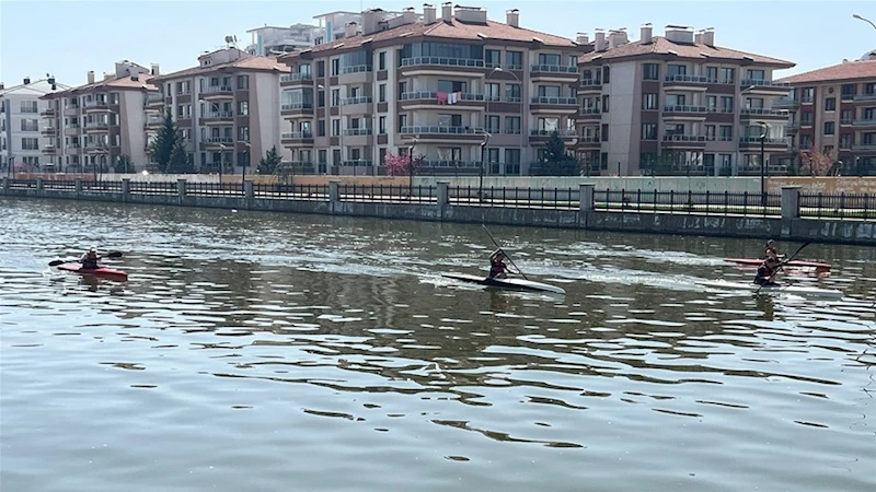 Afyonkarahisar'da Okul Sporları Kano Müsabakaları Tamamlandı