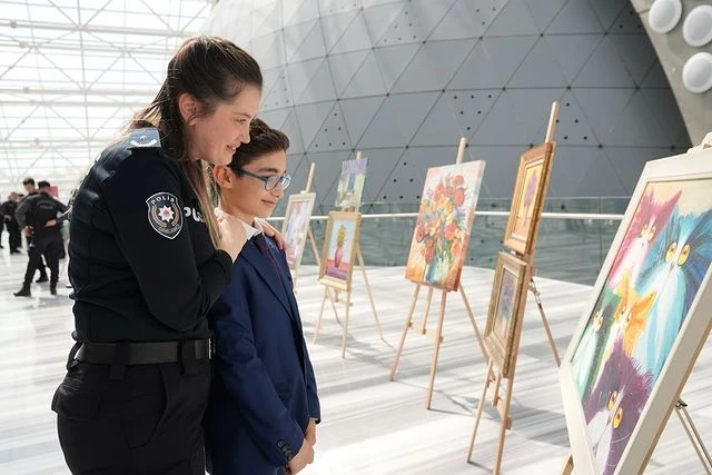 Şehit Polis Gül'ün Oğlu Talha'nın Resim Sergisi Polis Haftası'nda Gerçekleştirildi.