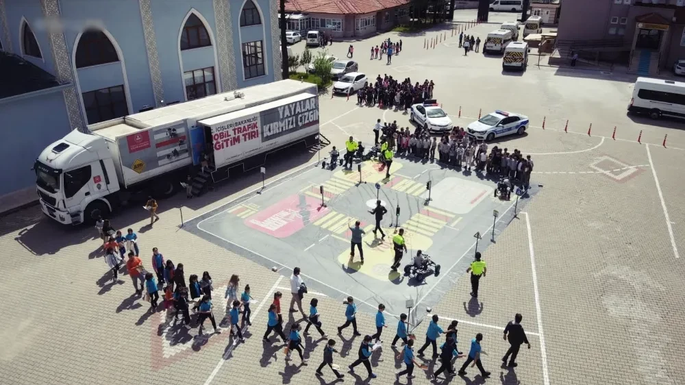 Mobil Trafik Eğitim Tırı Afyonkarahisar'da