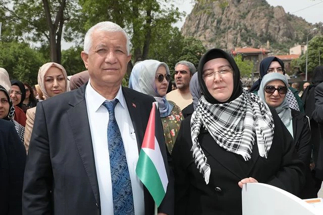 AK Parti İl Başkanı Hüseyin Menteş, Gazze'deki Anneler İçin Basın Açıklaması Yaptı