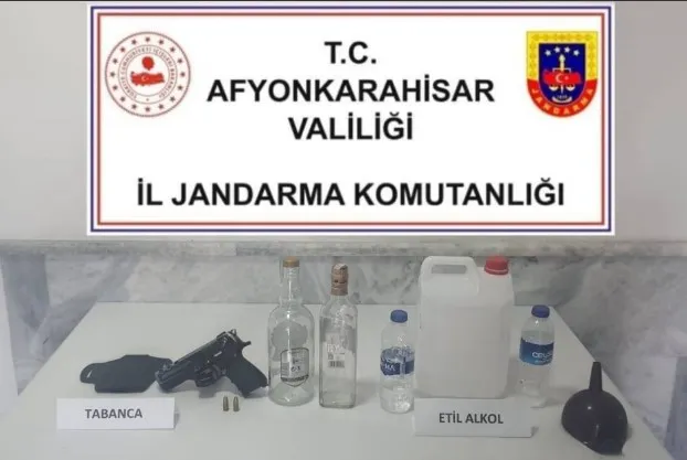 KAÇAKALKOL SATICISI YAKALANDI