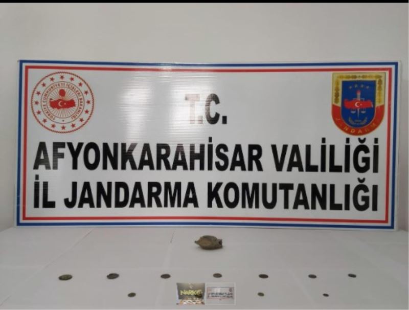 jandarma Tarihi eser Kaçakcilarini Kiskivrak yakaladi.