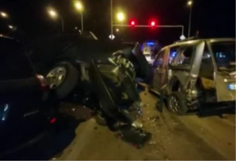 Afyon’da trafik kazasi: 2kisi Yaralandi.