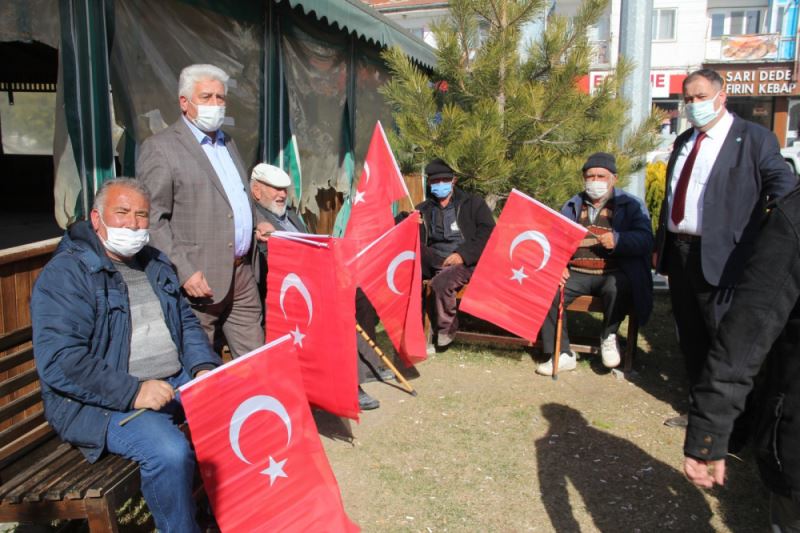 IYI Parti Afyonkarahisar Il BaskanindanTurk Bayrakli ziyaret