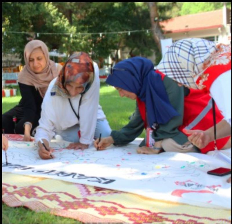 Türk Kizilay Kadin Afyonkarahisar Teskilati Tematik Çalisma Kampinda